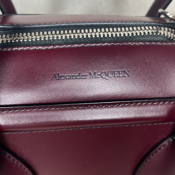 Alexander McQueen Magenta Tote/Handbag/Shoulder Bag with Detachable Strap - Picture 3 of 6